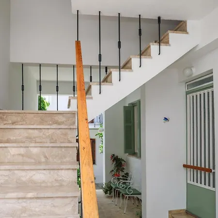 Myrto House شقة